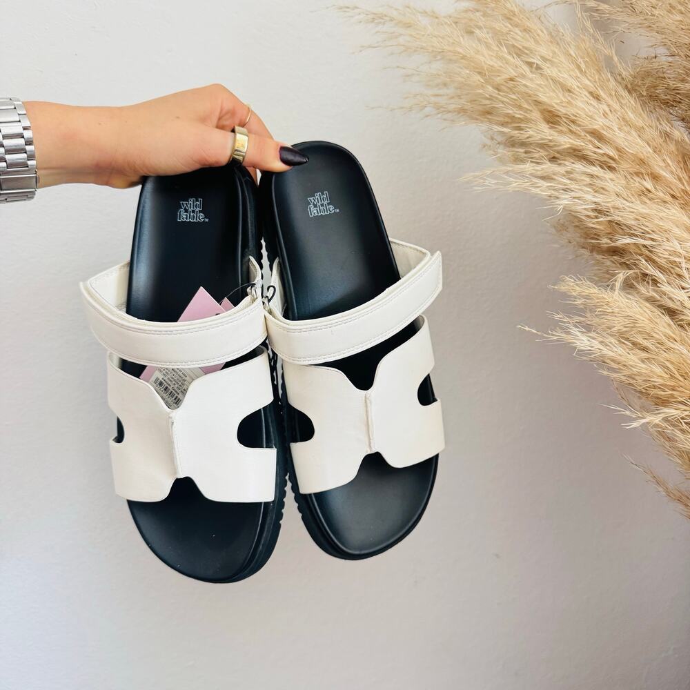 NEW WILD FABLE Black White Cutout Strap Lug Sole Platform $40 Sandals Shoes 9